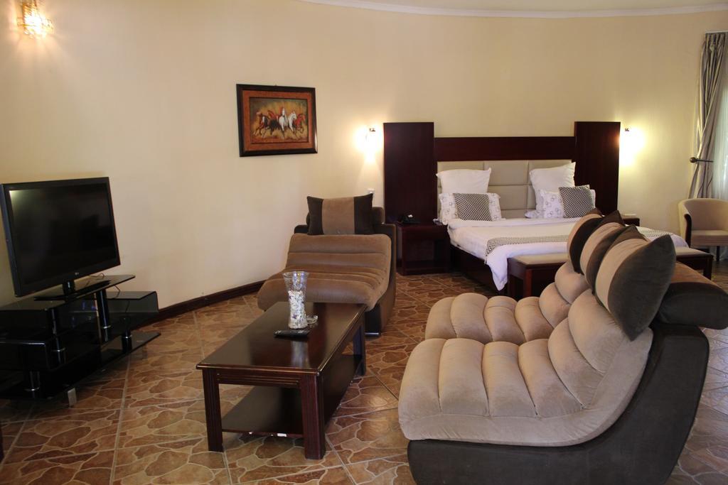 Chamba Valley Exotic Hotel Лусака Экстерьер фото